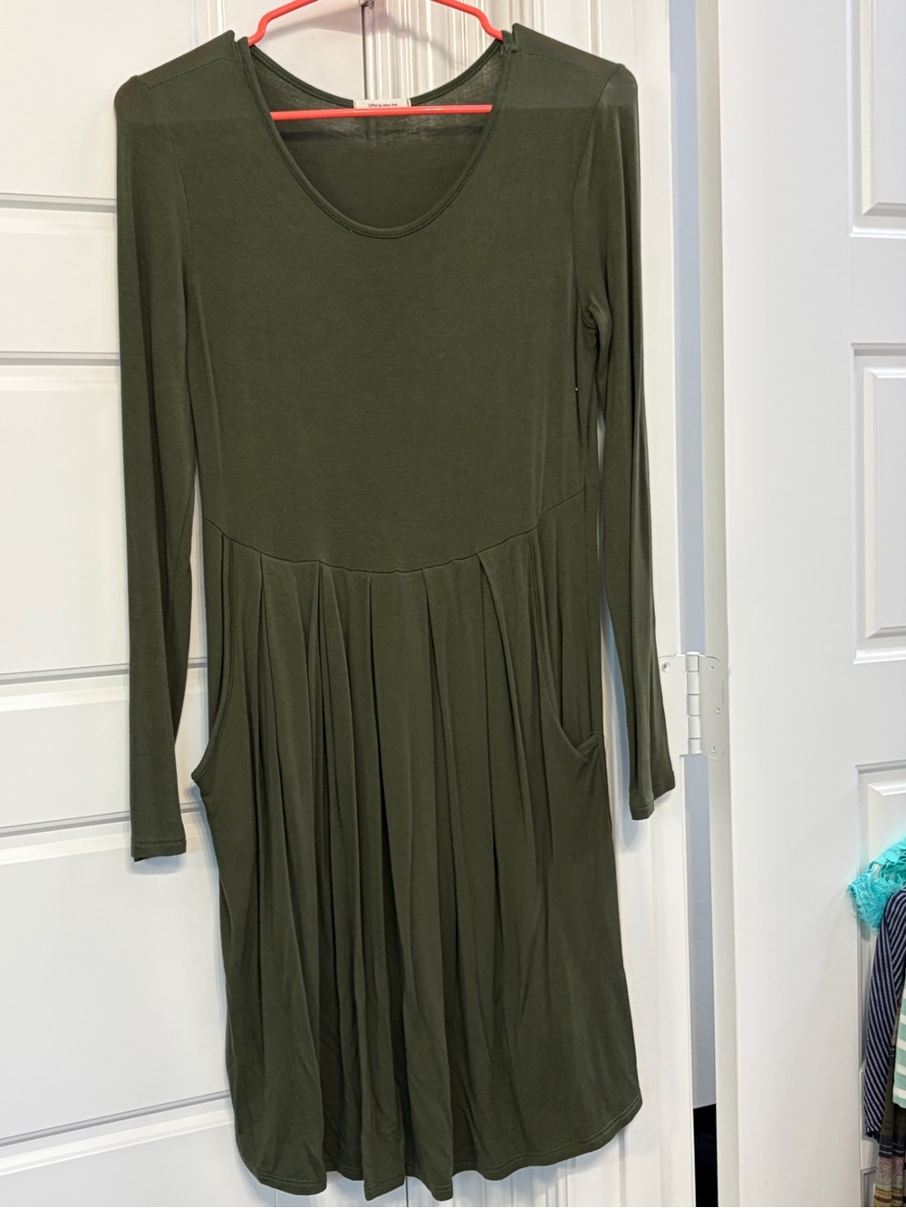 Women’s Olive Green Long Sleeve Pocket Dress